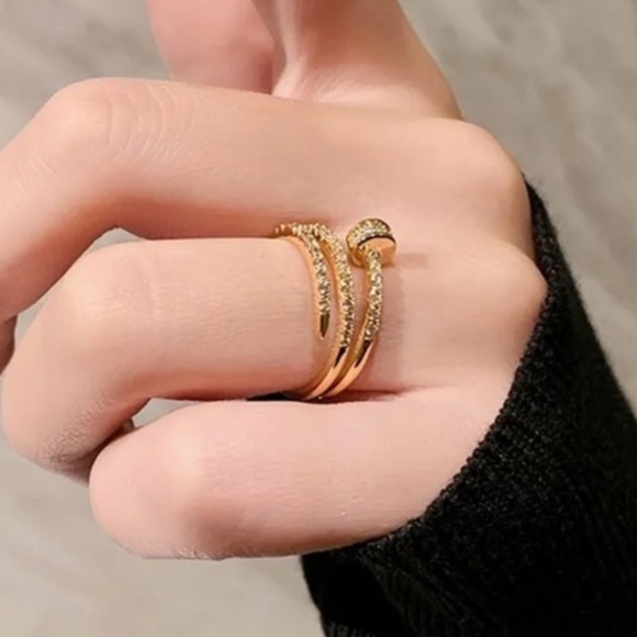 Sense of Style Jewelry - 💋💄18k Gold Polymer Sparkling Zircon Swirl Nail Ring
